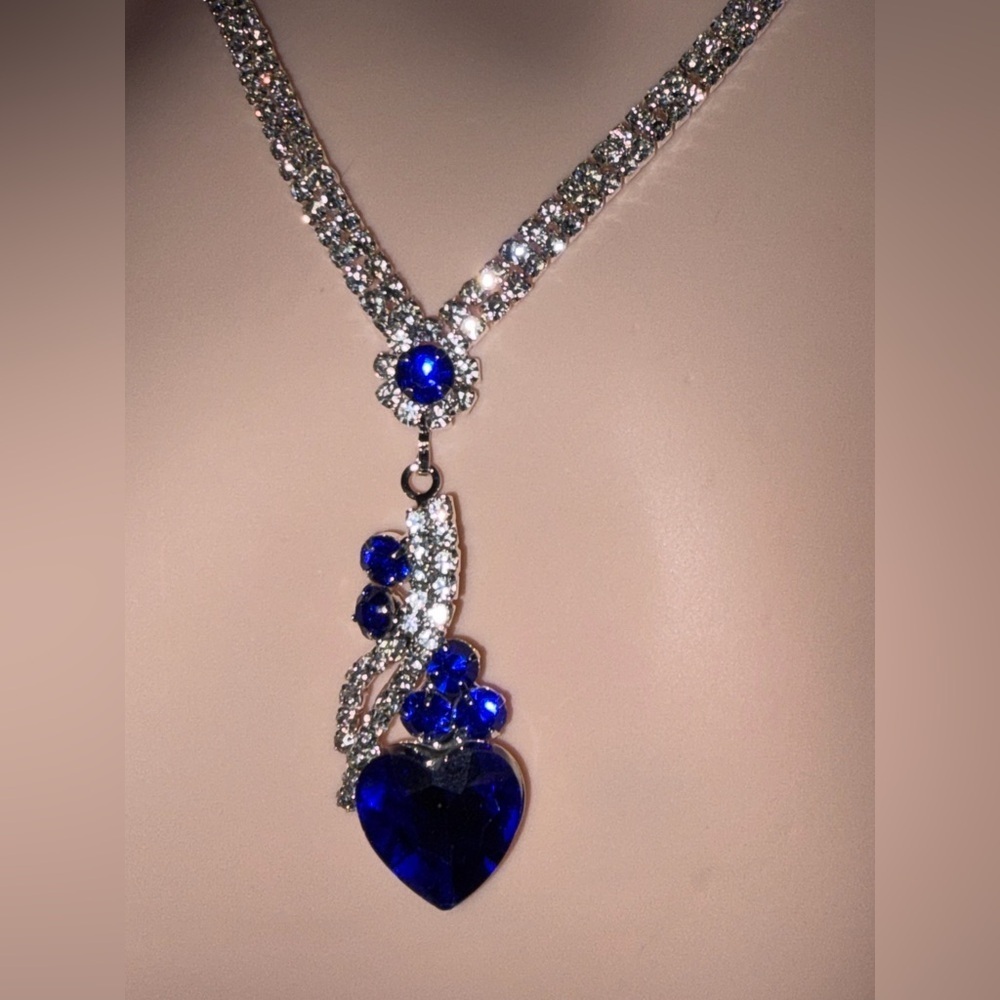 Elegant Blue Heart Pendant Necklace.